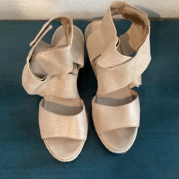 Shoes - Picture 3 of 16